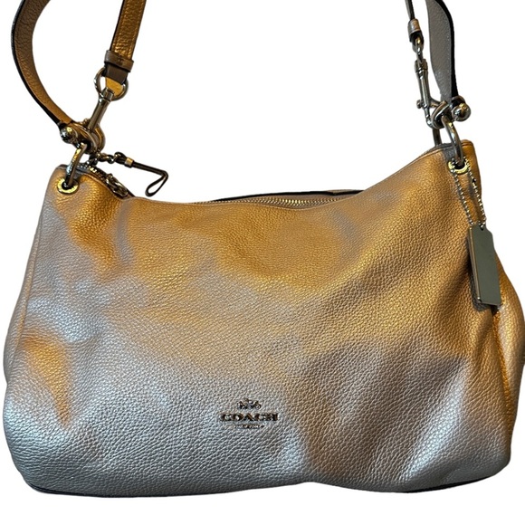 Coach‎ Pebbled Leather Purse - Picture 1 of 8